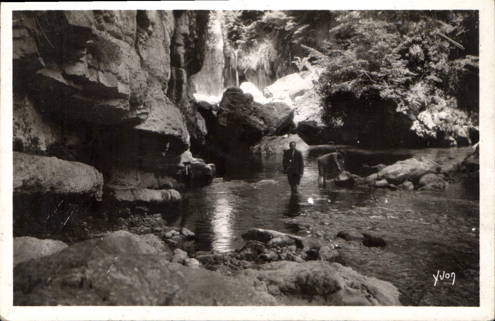 CPA La Douce France Cote d'Azur Gorges du Loup Au saut du Loup Le Gouffre 