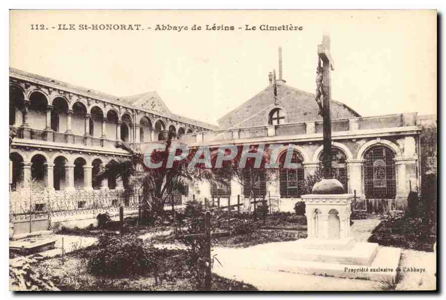 CPA Ile St Honorat Abbaye de Lerins Le Cimetiere 