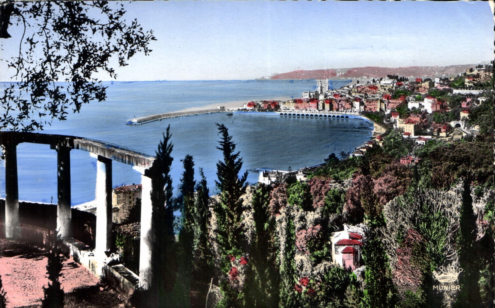 CPA Menton Vue generale prise de Garavan 