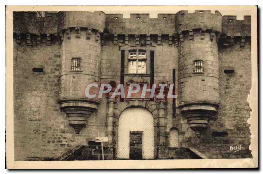 Hautefort (Dordogne) — Fortified Gate of the Castle — Edition Art Géométrie Brive, No. 102