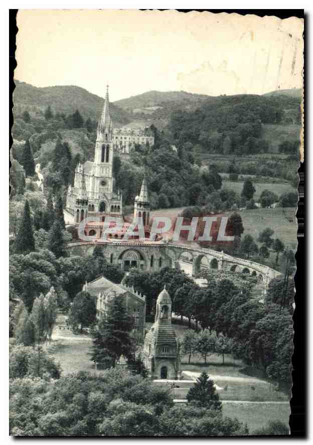 CPA Lourdes La Basilique et le Gave Monument Interallie 