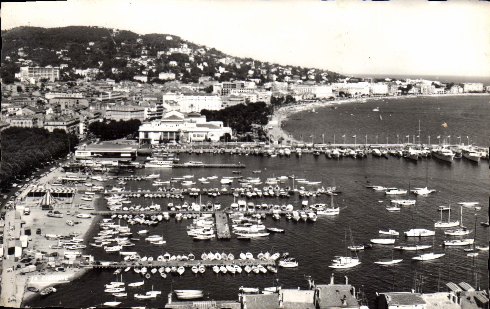 Cannes — Der Hafen, das Casino, die Croisette — Grande Semaine Motonautique — Éditions Mycca