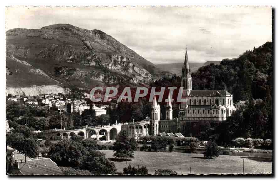 CPA Lourdes La Basilique et le Pic du Jer 