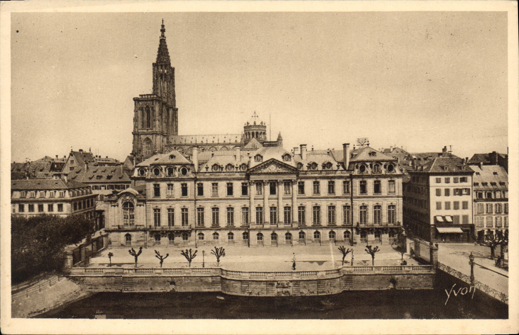 Strasbourg — Le Palais de Rohan et la Cathédrale — Éditions d'Art Yvonn