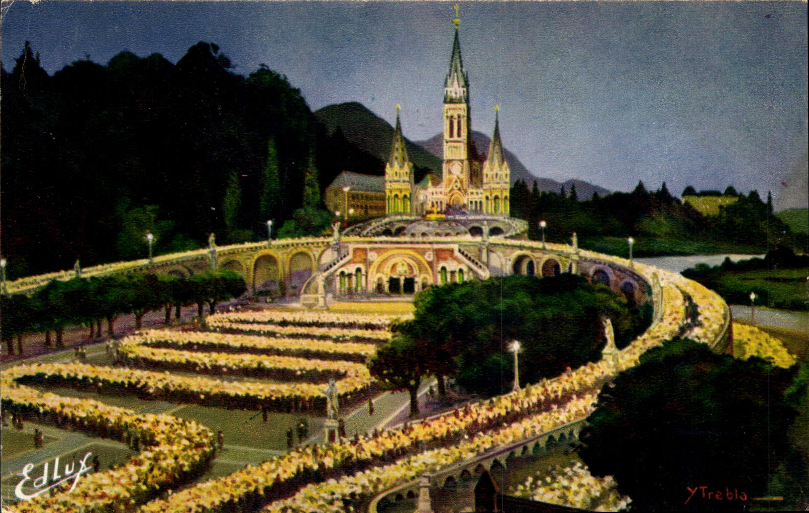 CPA Lourdes La Basilique Illuminee et la Procession aux Flambeaux 