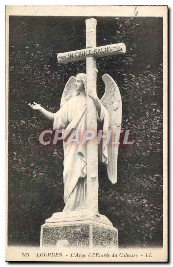 CPA Lourdes L'Ange a l'Entree du Calvaire 