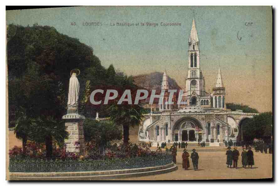 CPA Lourdes La Basilique et la Vierge Couronnee 