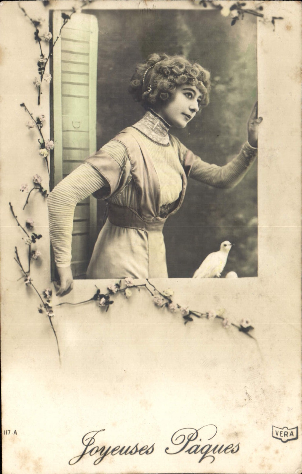 Femme à la fenêtre — Pâques — VERA, n° 117.A