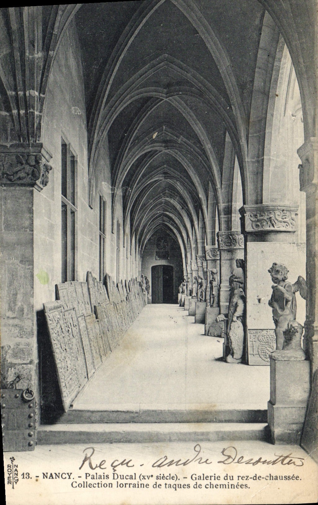 Nancy - Palais Ducal (xve siècle) - Galerie du rez-de-chaussée. Collection lorraine de taques de cheminées.