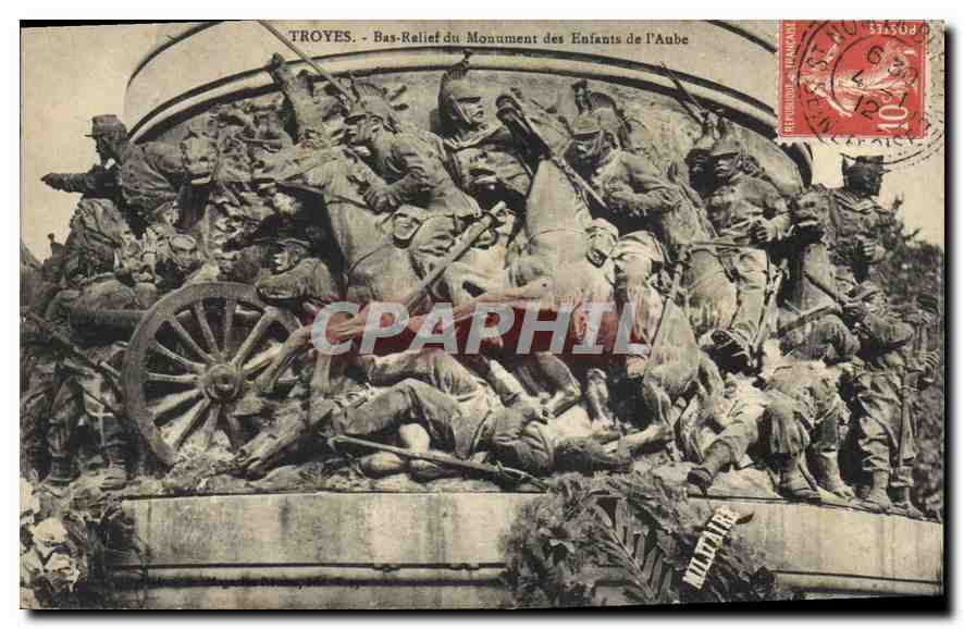 CPA Troyes Bas Relief du Monument des Enfants de l'Aube 