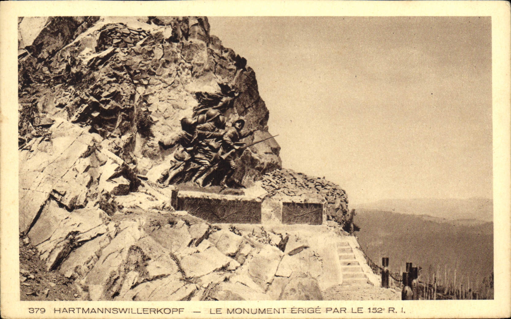 CPA Hartmannswillerkopf Le Monument Erige par Le 