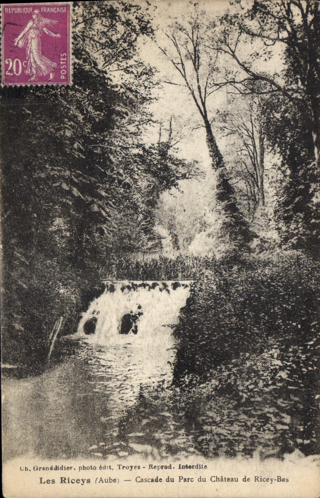 CPA Les Riceys Aube Cascade du Parc du Chateau de Ricey Bas 