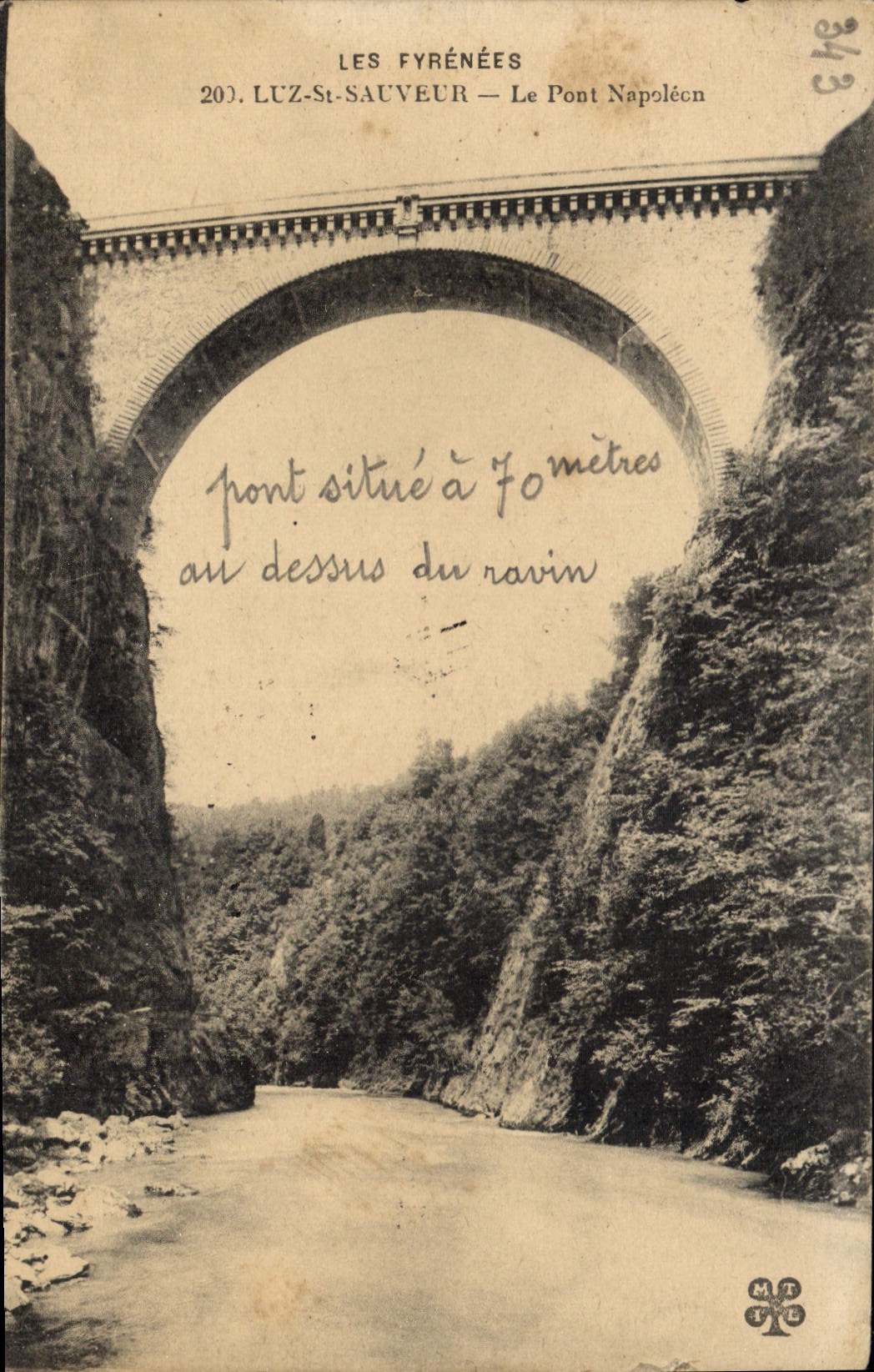 CPA Les Pyrenes Luz St Sauveur Le Pont Napoleon 