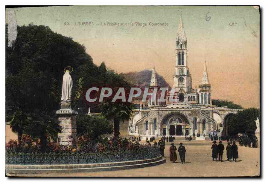 CPA Lourdes La Basilique et la Vierge Couronnee 