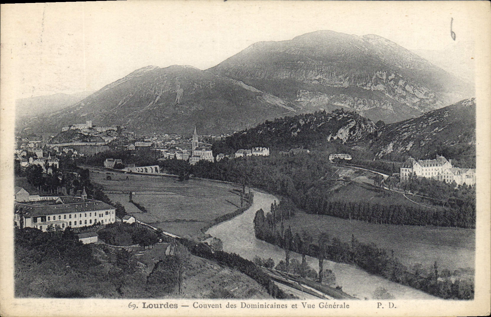 CPA Lourdes Couvent des Dominicaines et Vue Generale 