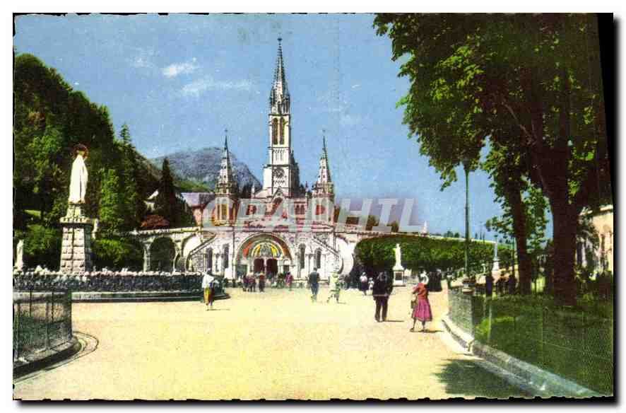 CPA Lourdes L'Apparition 