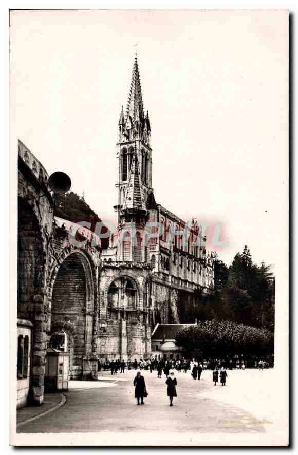 CPA Lourdes La Basilique et les Piscines 