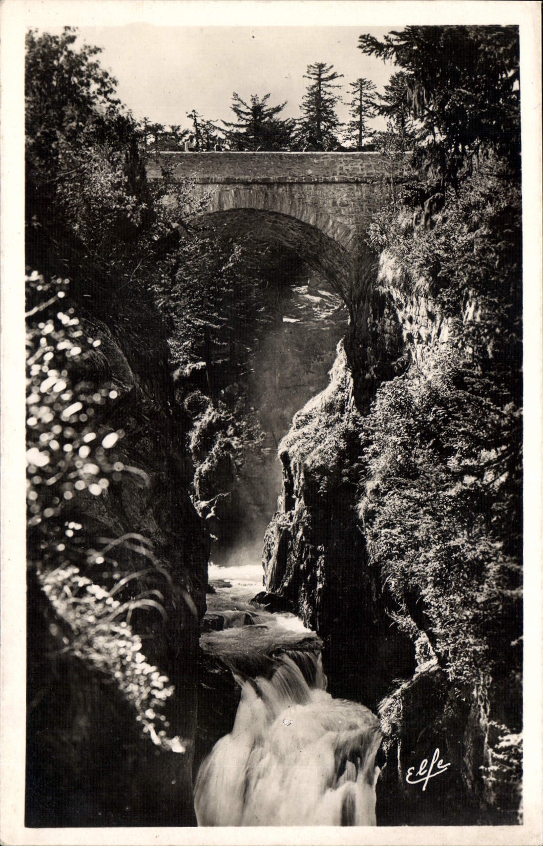 CPA Cauterets Gouffre du Pont d'Espagne 
