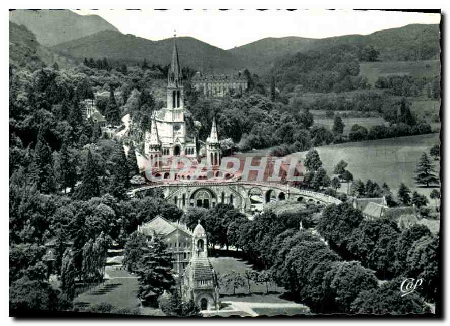 CPA Lourdes La Basilique et le Monument interallie 