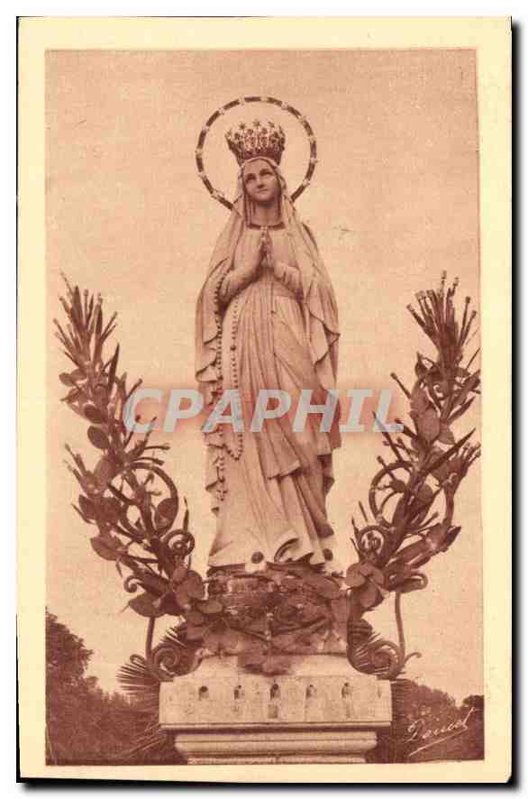 CPA Lourdes La Vierge Couronnee 