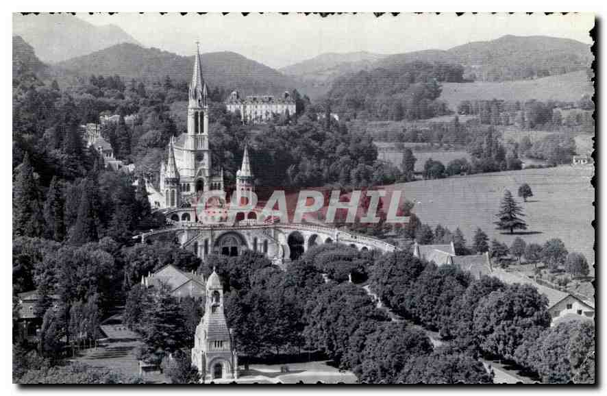 Lourdes — Basilique et Monument aux Morts — Graphphil