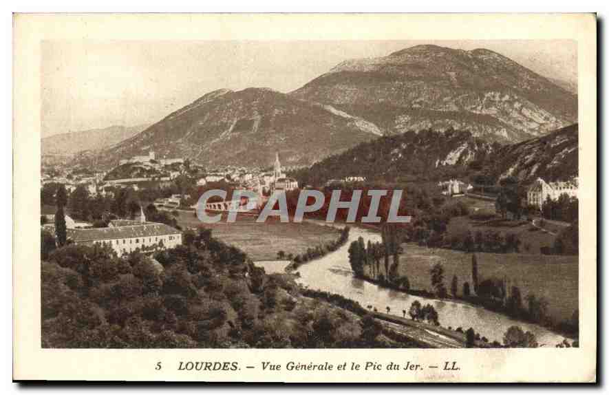 CPA Lourdes Vue Generale et le Pic du Jer 