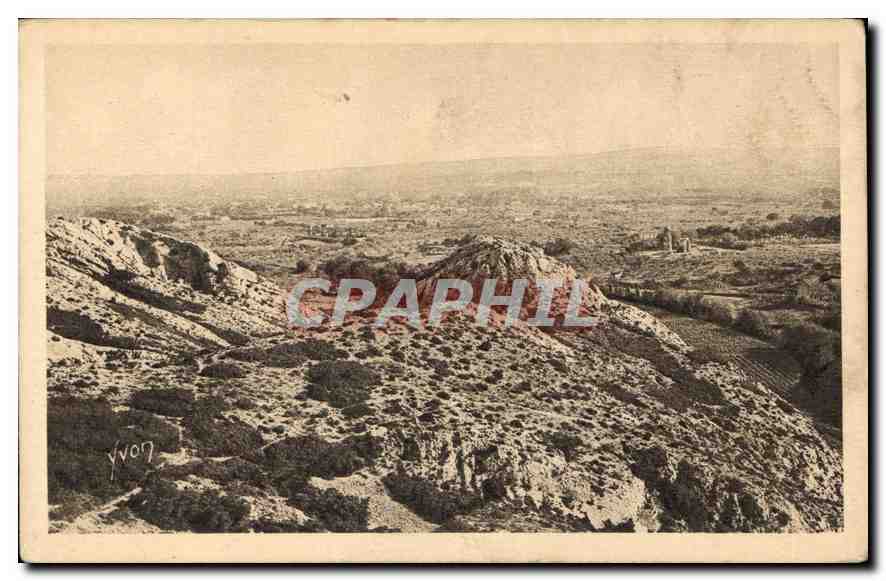 CPA Paysages etr Pierres de Provence Saint Remy de Provence Le Plateau des Antiquites vu des Alpille