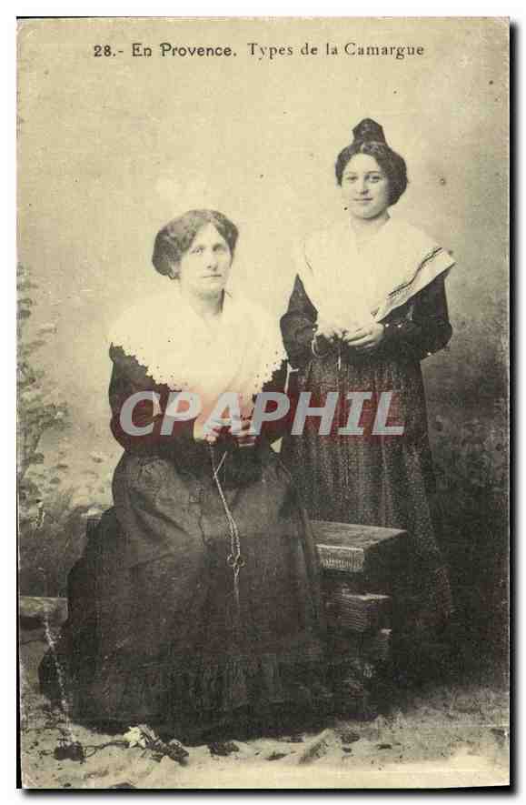 Deux femmes en costume de Camargue — Types de la Camargue — C. P. A. n°28