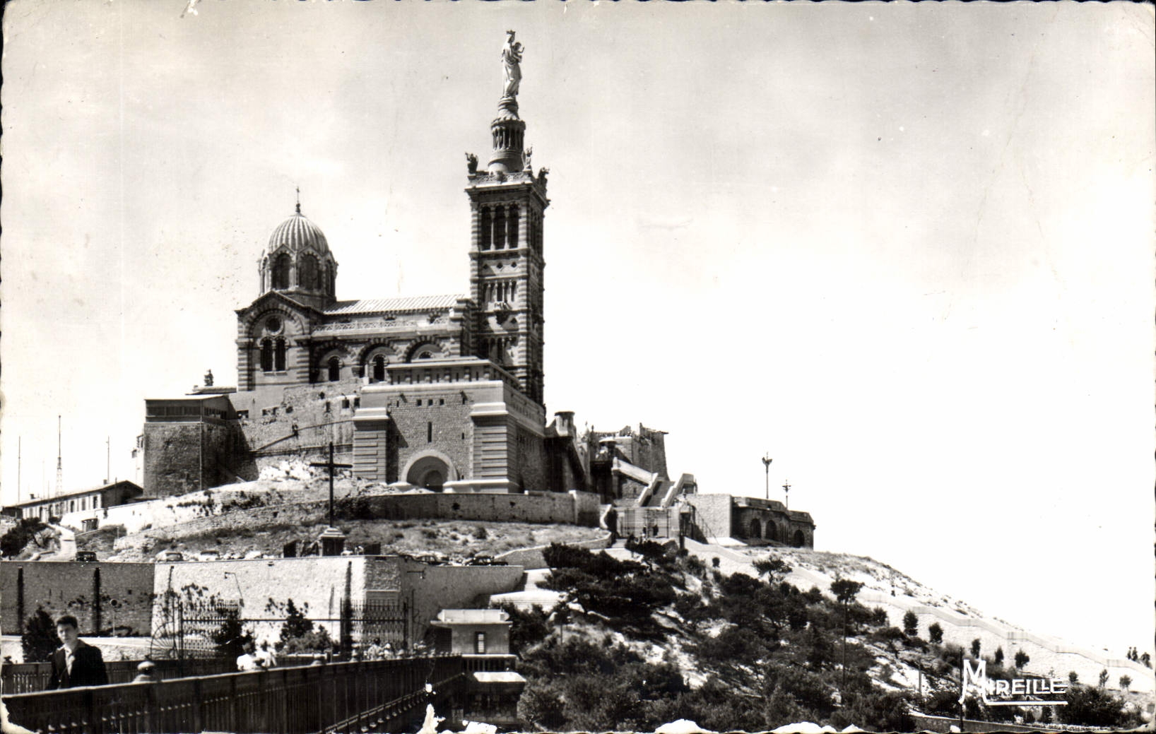 CPA Marseille B du R Notre Dame de la Garde 