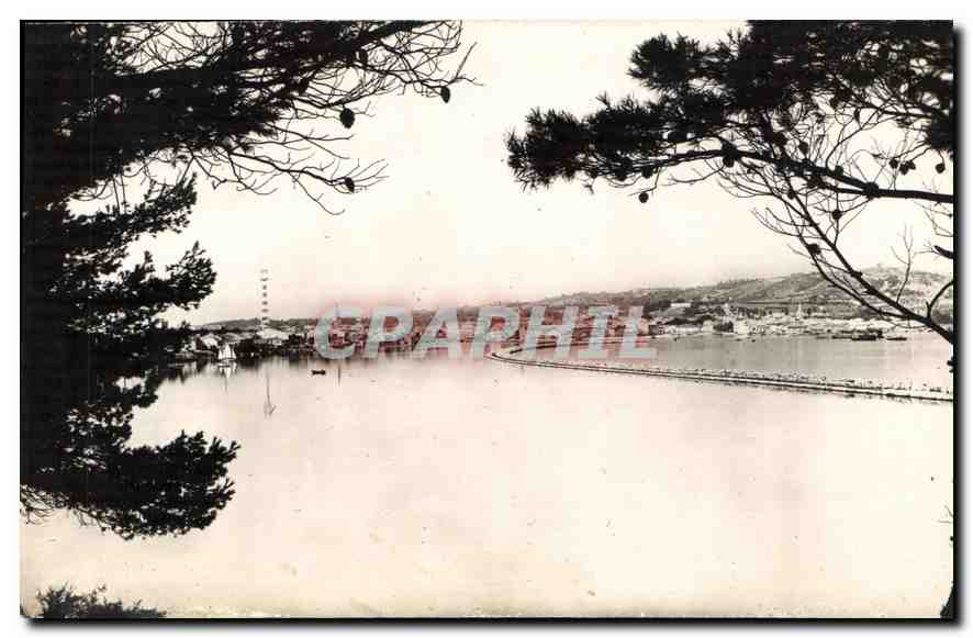 CPA Martigues B du R vue generale l'Etang de Berre 