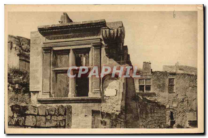Les Baux (B-du-R.) — Fenêtre Renaissance — Ruine d'un Temple protestant — Éditions d'Art Yvon, Paris