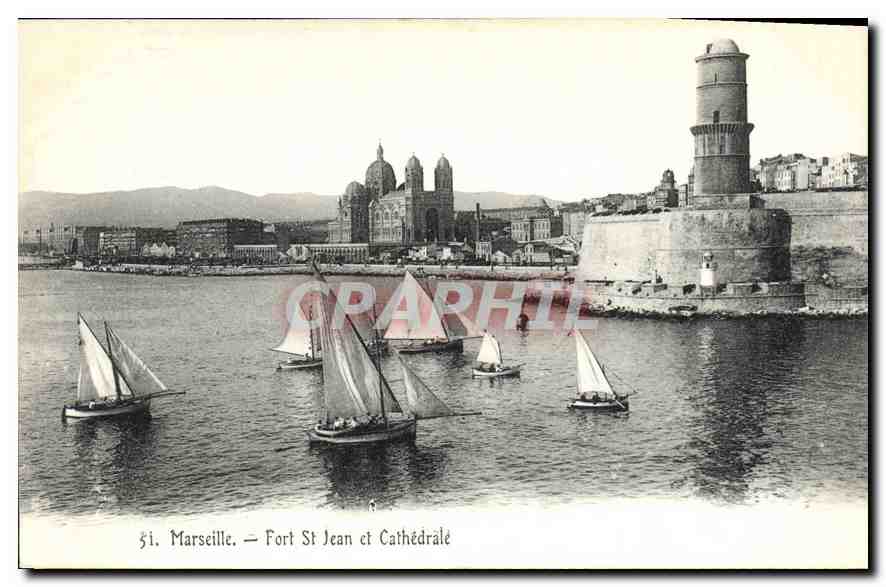 CPA Marseille Fort St Jean et Cathedrale Bateaux