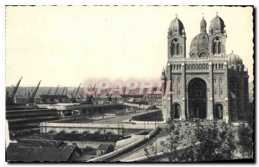 CPA La Cathedrale et les Quais 