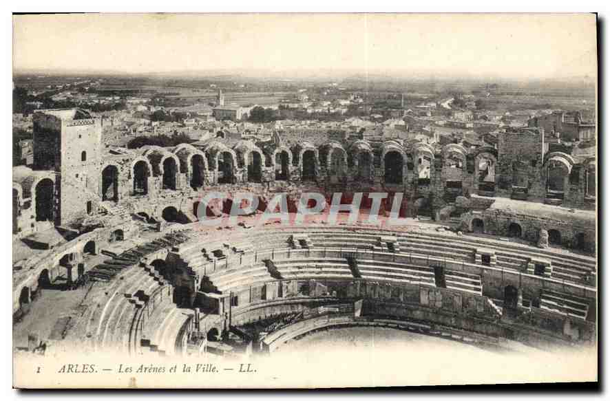 Arles — Les Arènes et la Ville — LL.