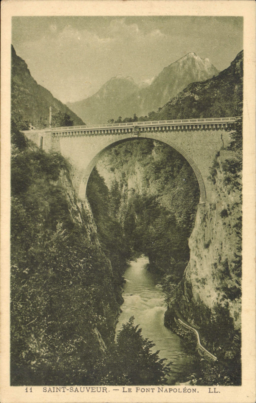 CPA Saint Sauveur le Pont Napoleon 