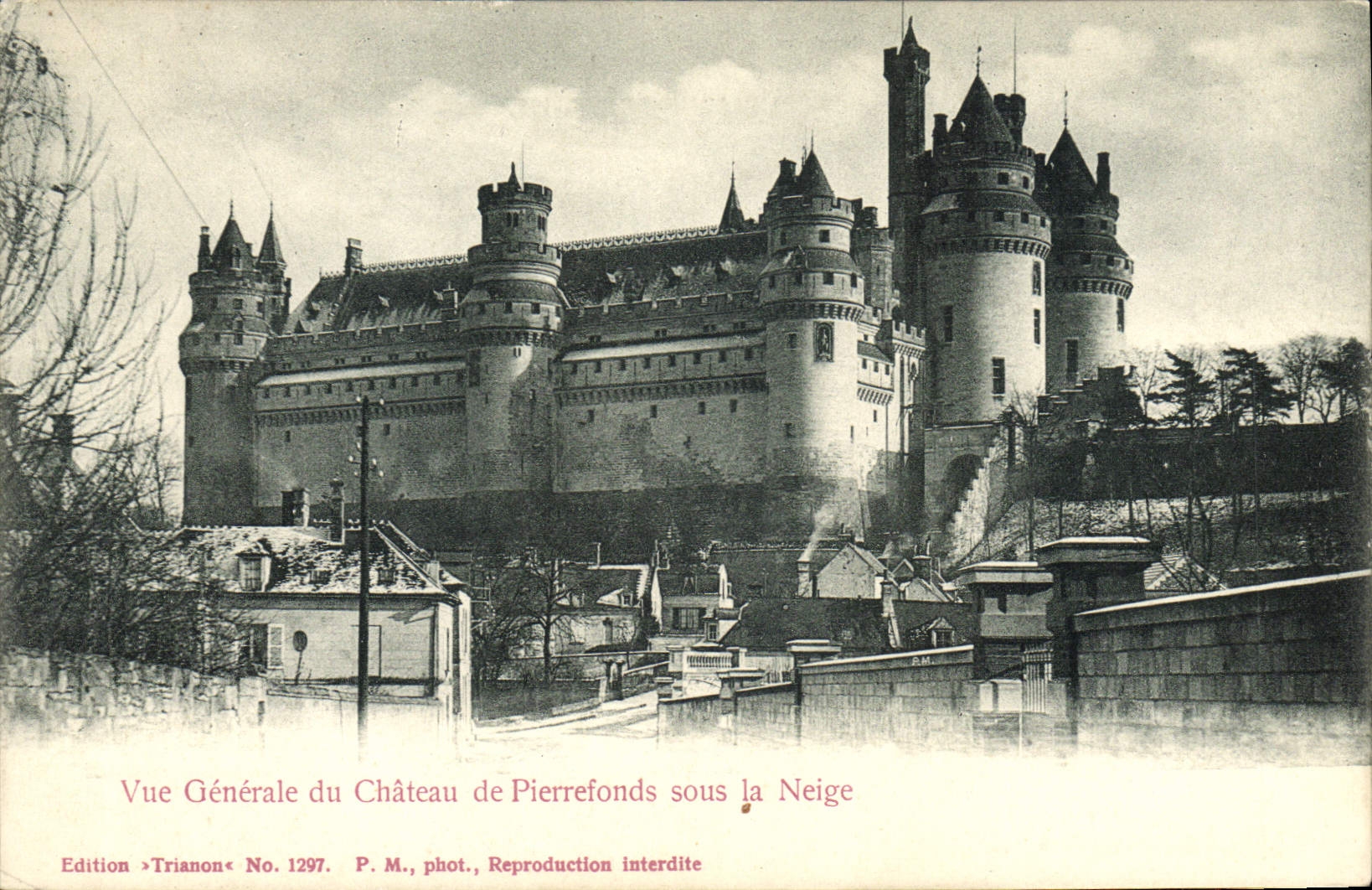 CPA Vue generale du Chateau de Pierrefonds sous la Neige 