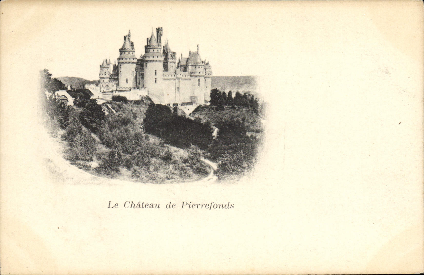 Le Château de Pierrefonds — vue panoramique — éditeur non visible