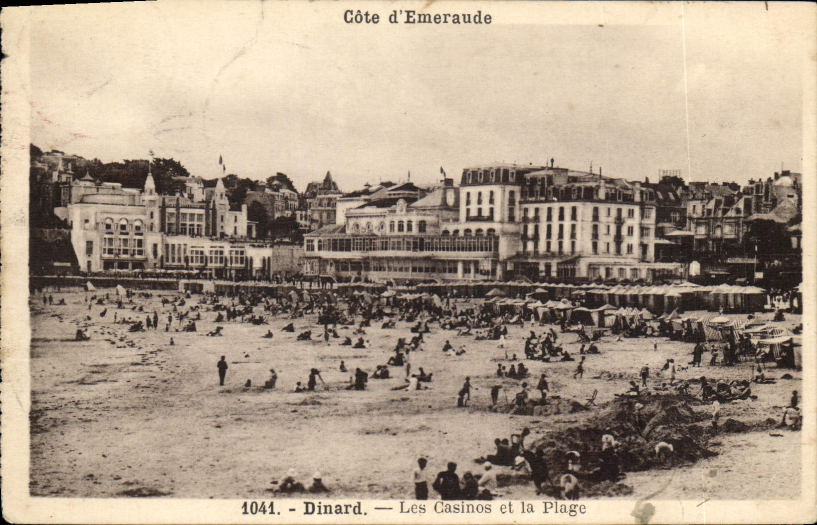 Dinard — Côte d'Emeraude — Les Casinos et la Plage — n° 1041
