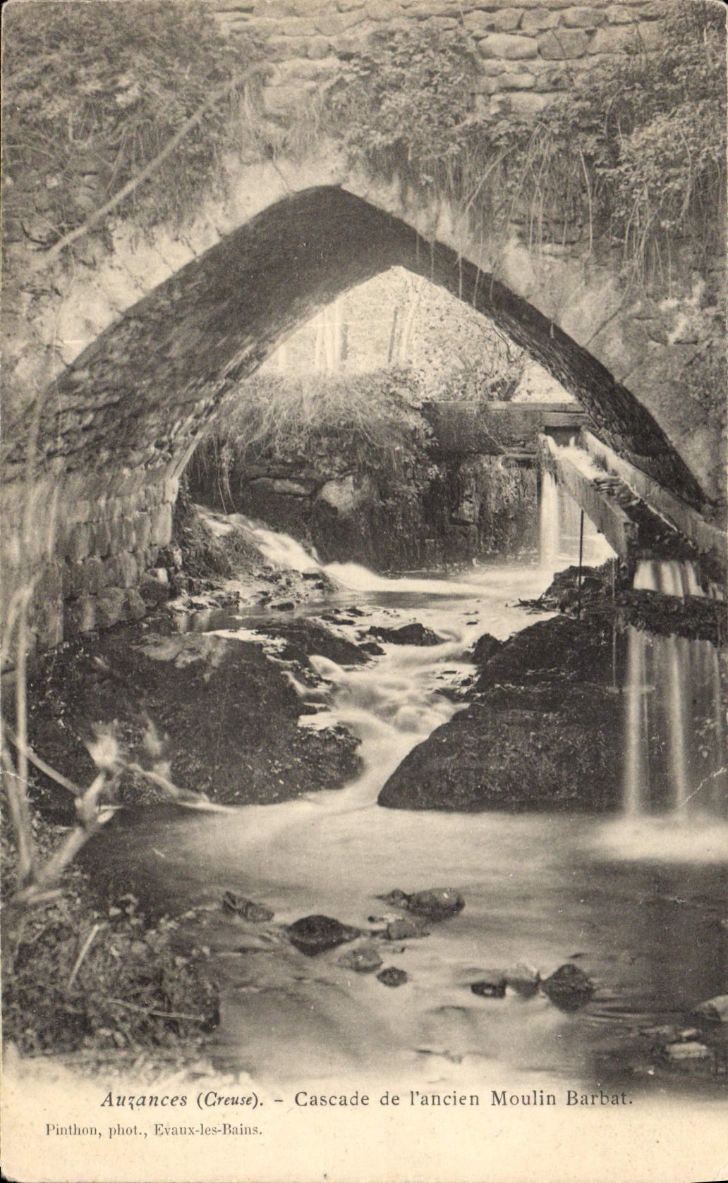 CPA Auzances Creuse Cascade de l'ancien Moulin Barbat 