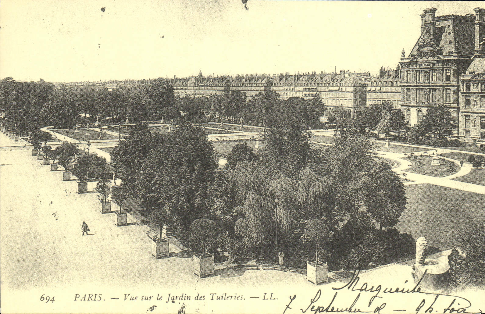 Paris — Vue sur le Jardin des Tuileries — LL. — n° 694