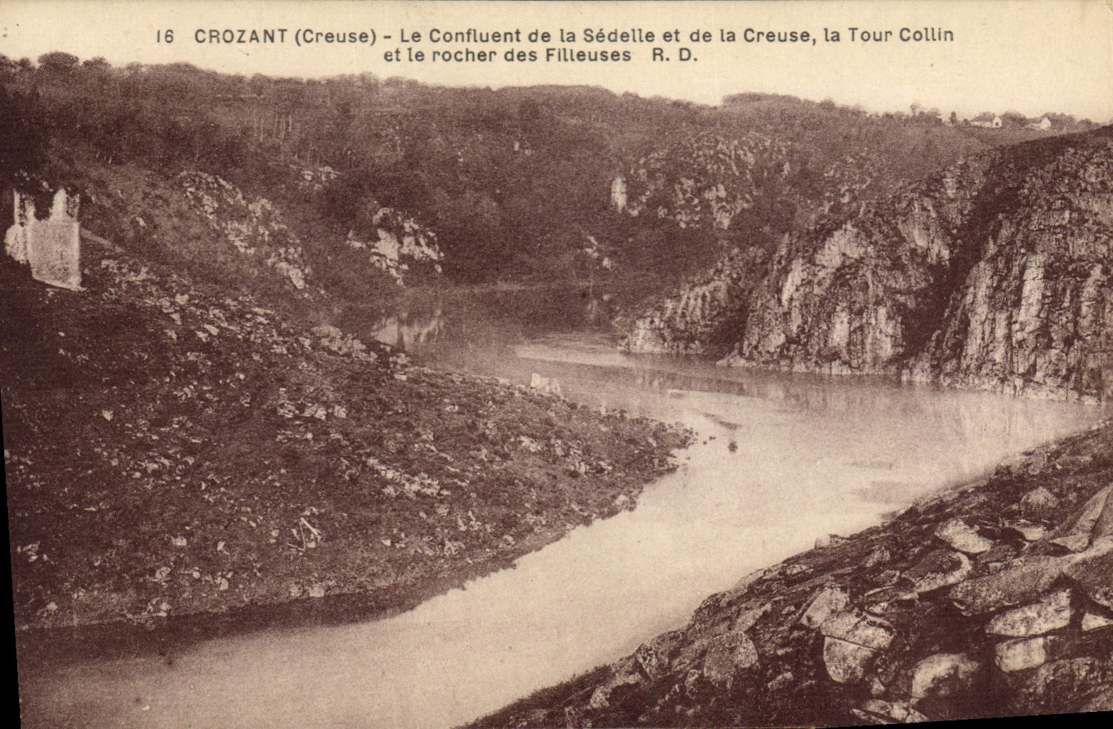 Crozant (Creuse) — Le confluent de la Sédelle et de la Creuse, la Tour Collin et le rocher des Filleuses — R. D.