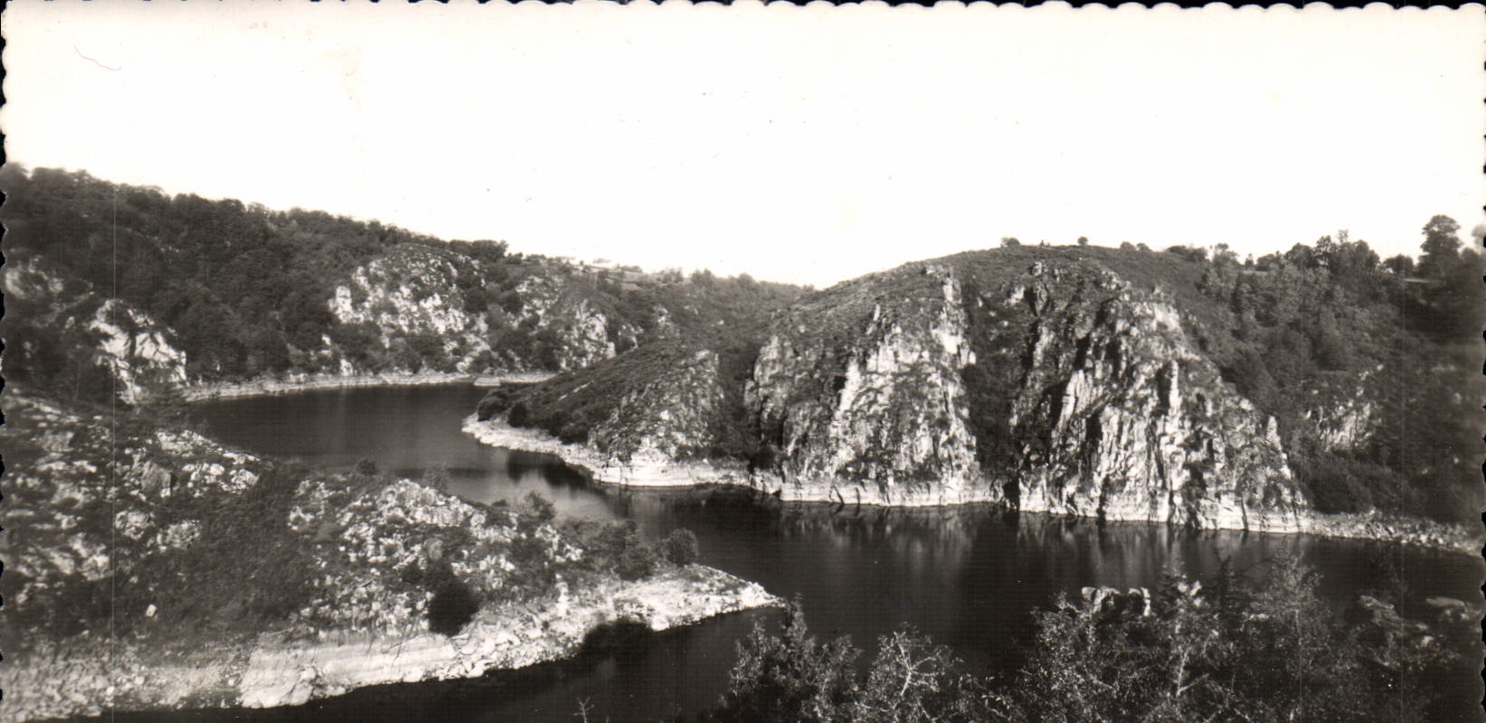 Confluent de la Creuse et de la Sedelle — Crozant — éditeur ROSSI & Cie, n°52