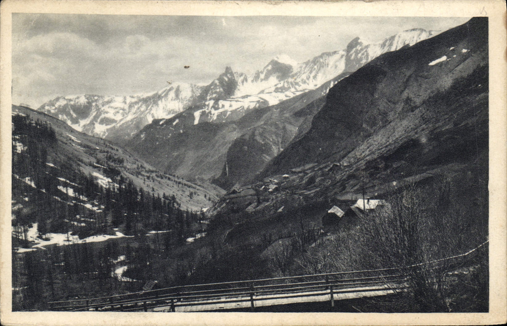 CPA Haute Vallee du Var Esteing et les Aiguilles de Pelens 