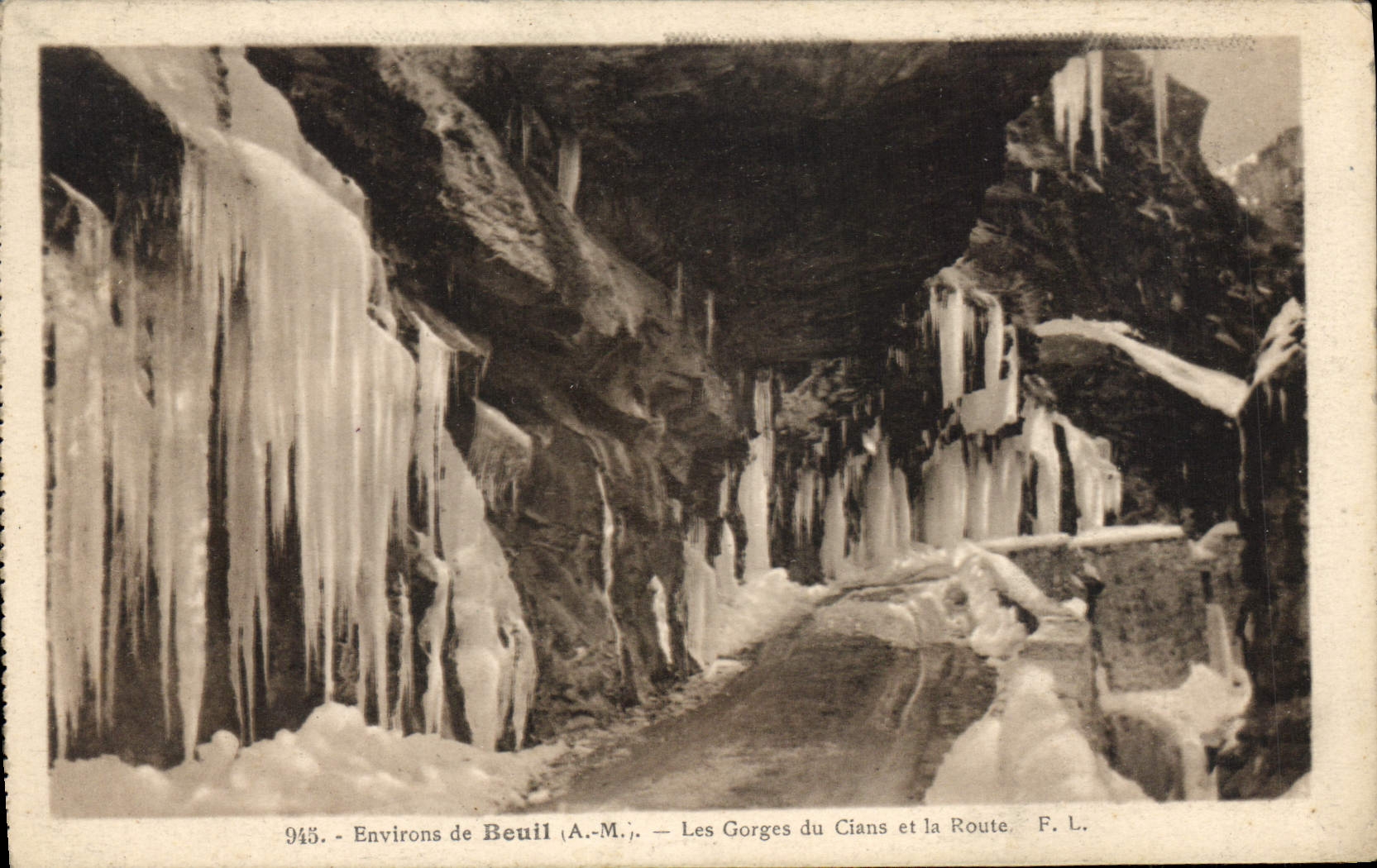 Environs de Beuil (A.-M.) — Les Gorges du Cians et la Route — F. L.