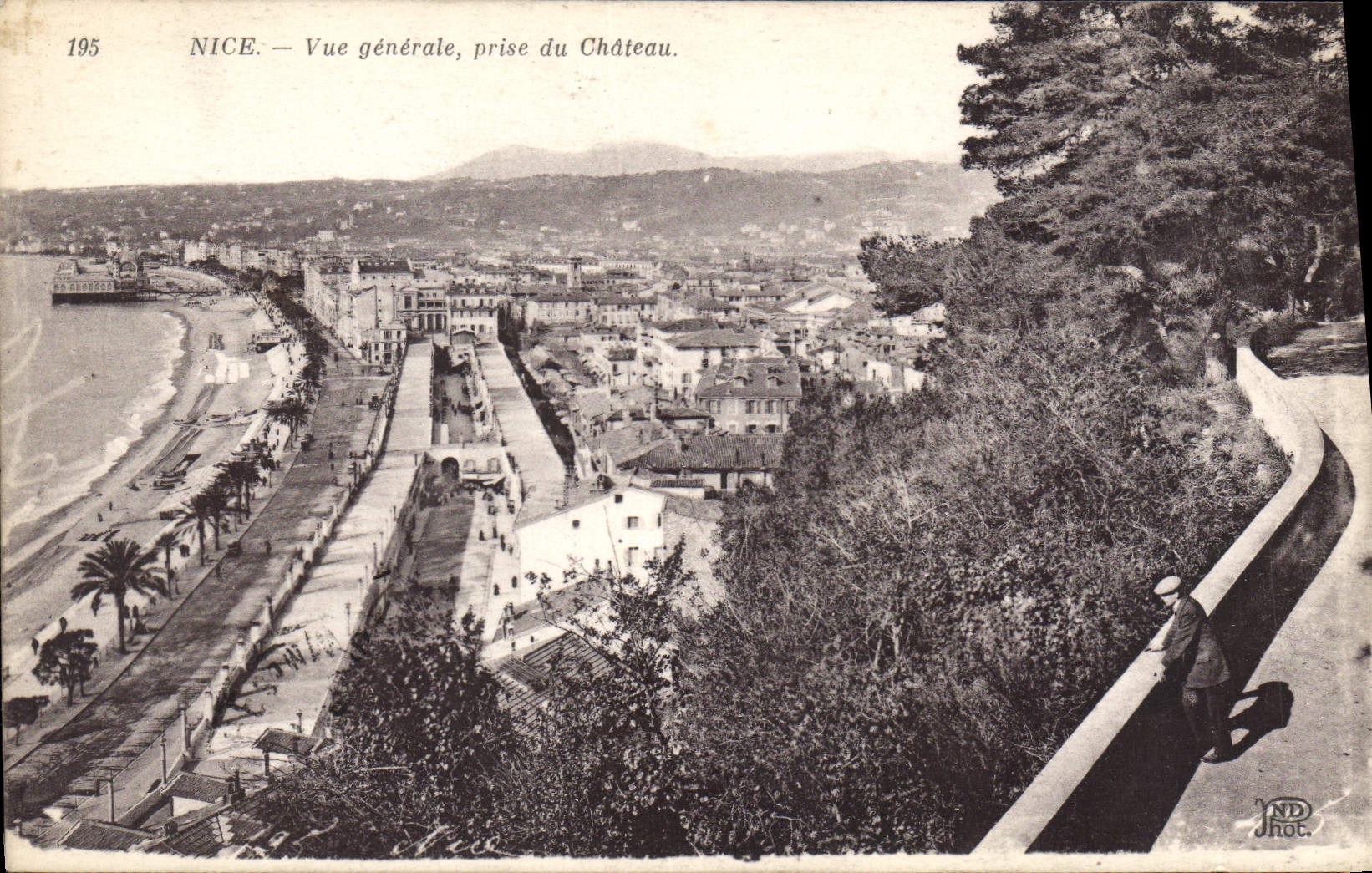 CPA Nice Vue generale prise du Chateau 