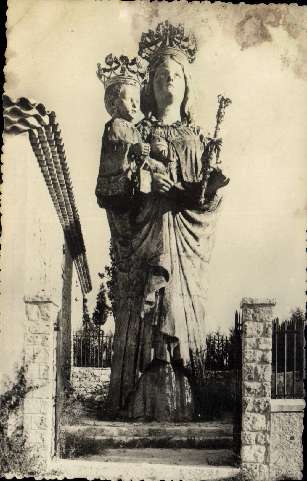 Saint-Jean-Cap-Ferrat — Statue de la Vierge — Éditions « La Cigogne »
