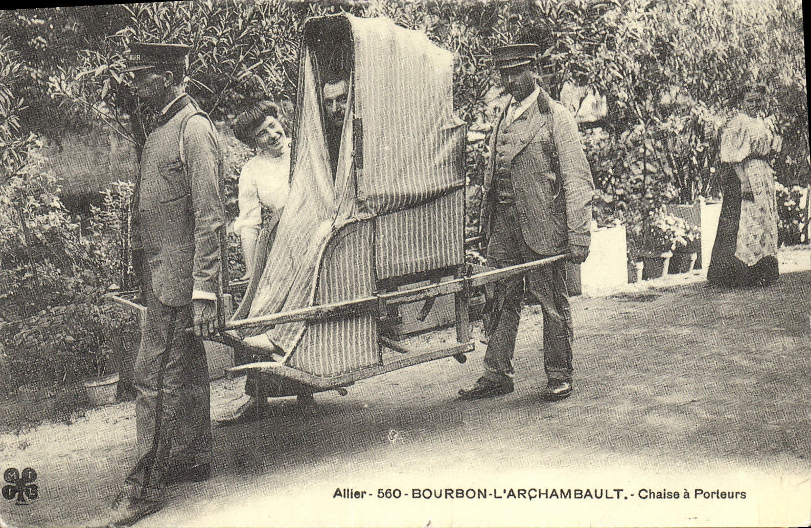 REPRO Foklore Allier Bourbon L'Archambault Chaise a Porteurs 
