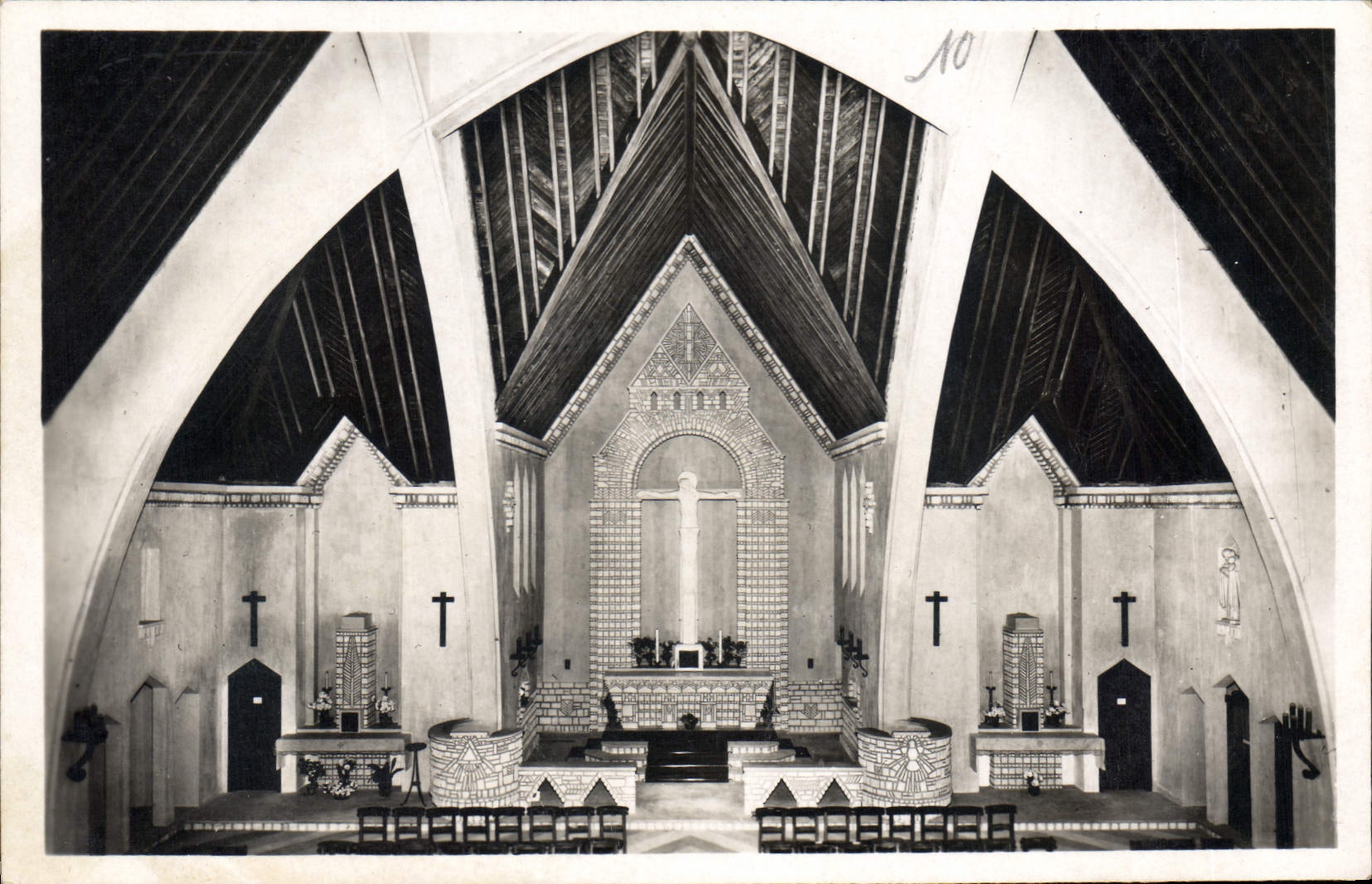 CPA Chapelle St Jean de Cachan Nef et Maitre Autel 