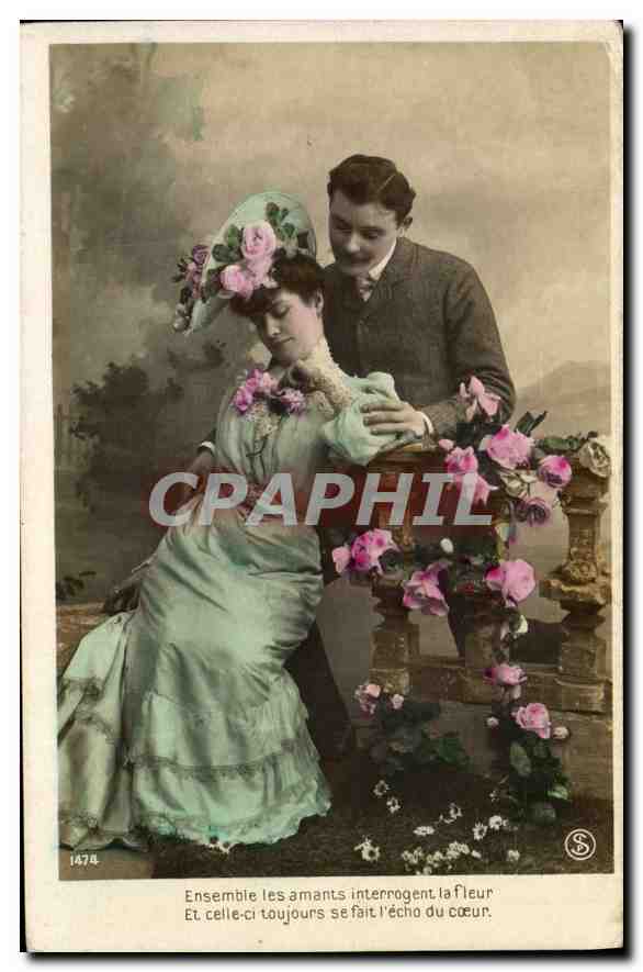 CPA Ensemble les amants interrogent la fleur Femme