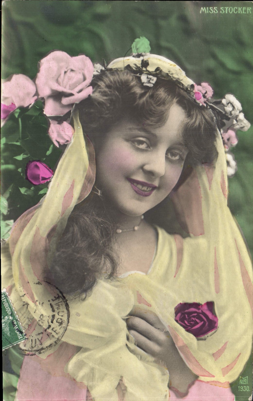 Miss Stocker — Portrait en couleur — NEL 1930